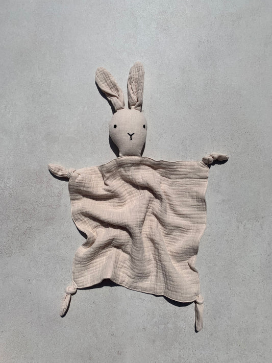 MUSLIN BEIGE BUNNY COMFORTER