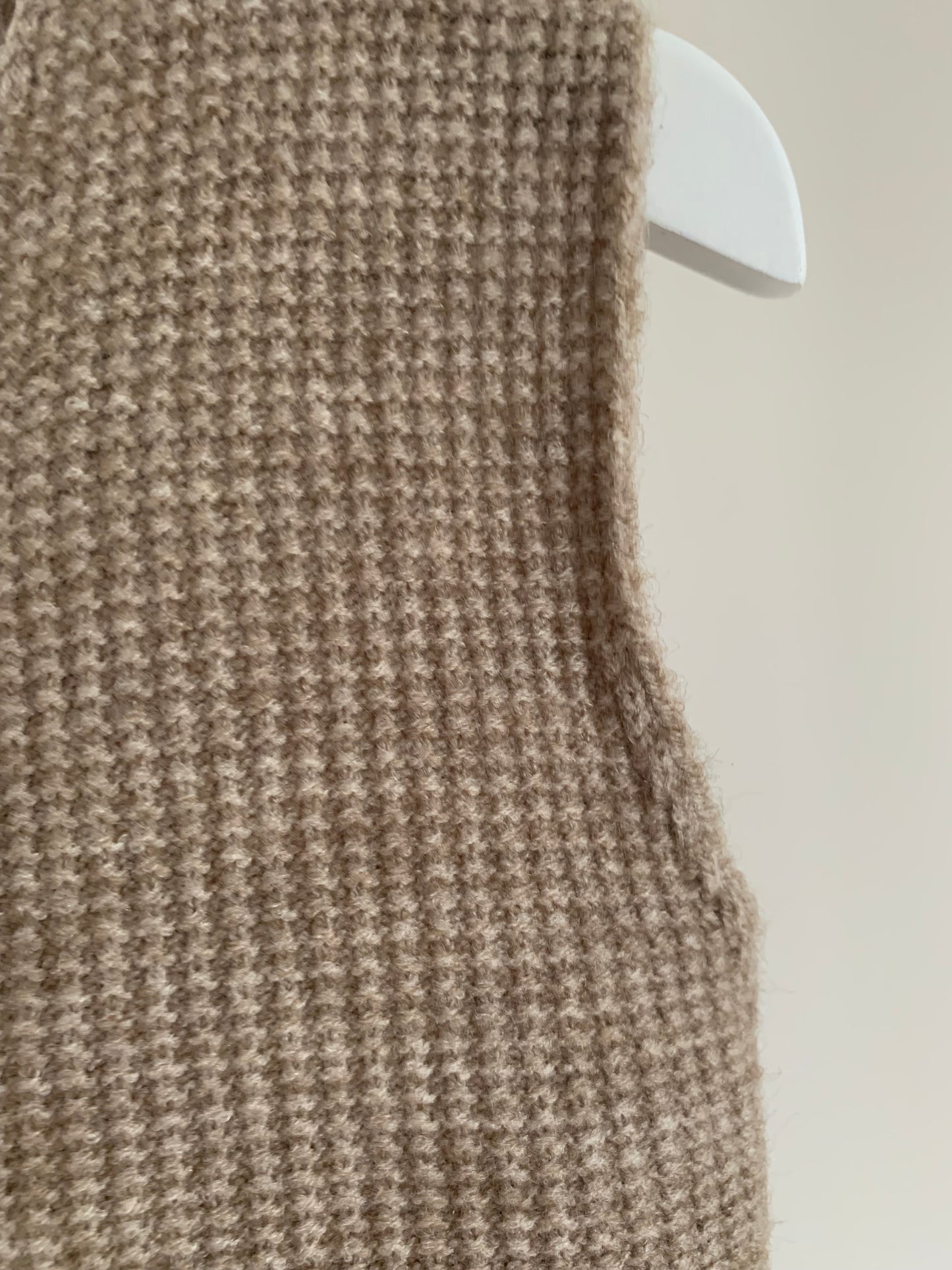 KNITTED WAISTCOAT